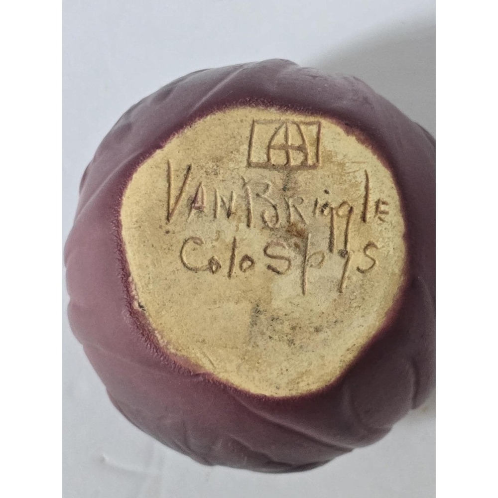 Antique Van Briggle Butterfly Vase: Mulberry Glaze, Shape 684 (1908-1911) - Picture 7 of 8